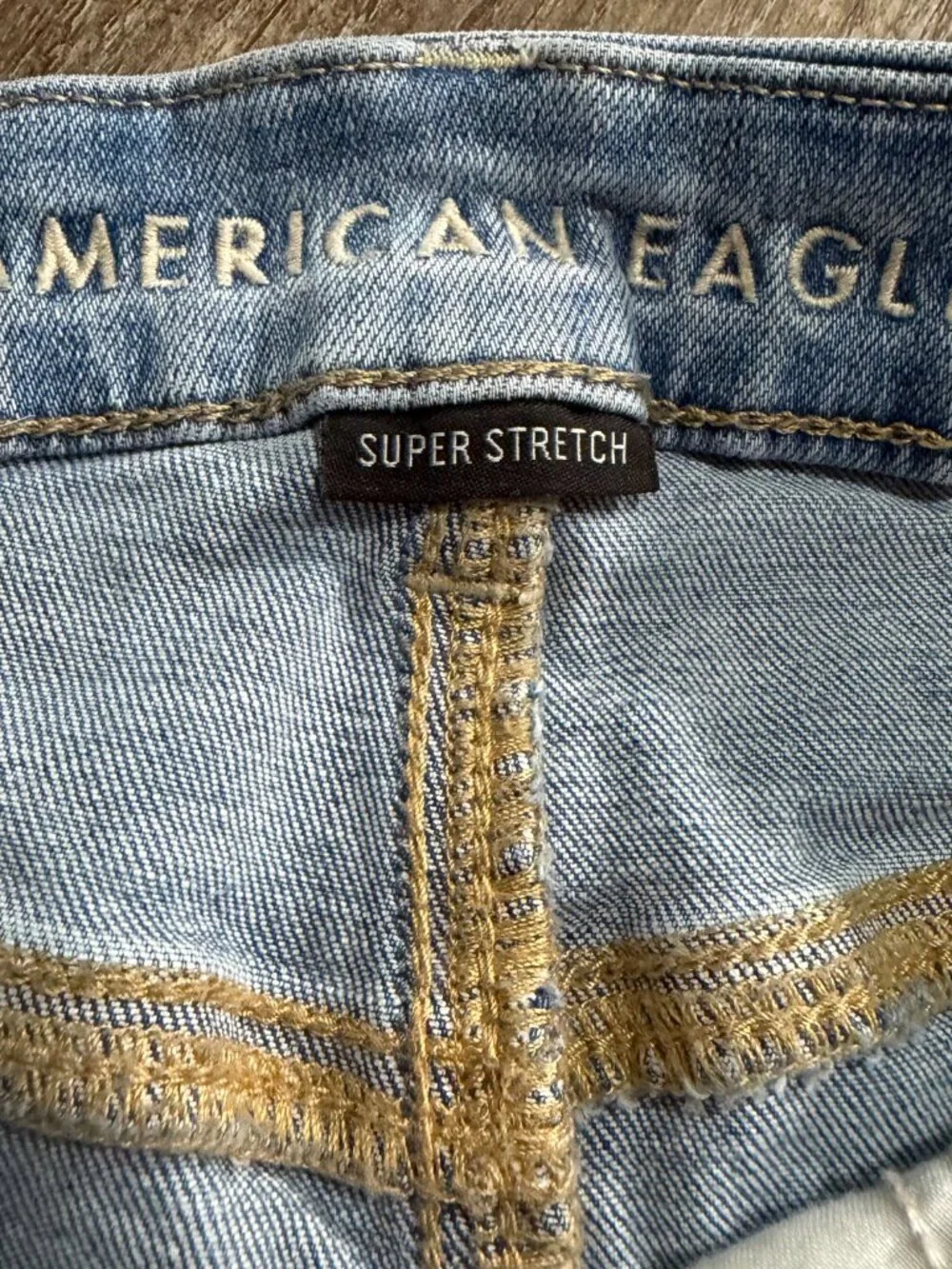American Eagle Distressed Denim Shorts Size 10 Light Wash Super Stretch